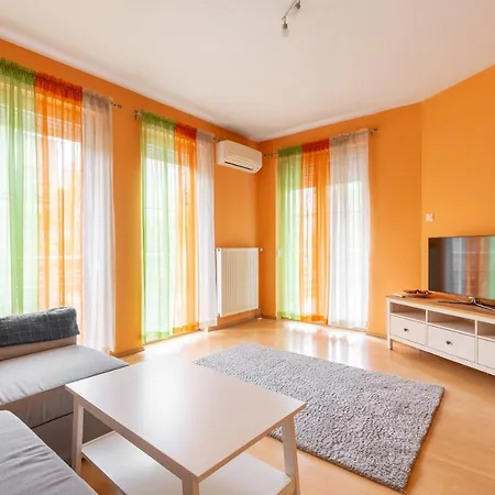 Apartment M36 Mester *